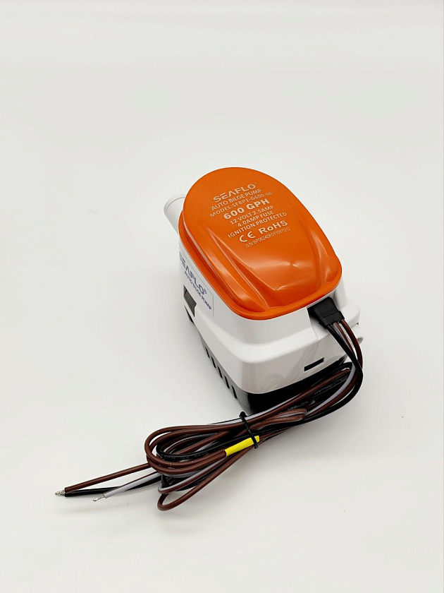 Автоматическая осушительная помпа SeaFlo 12 вольт, 600GPH (2271 л/час), для лодки (насос 12 В осушительный для откачки воды на судне / помпа водооткачивающая трюмная)